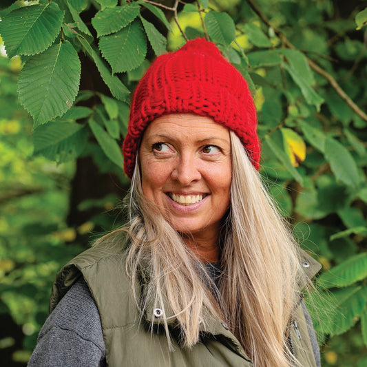 Chunky Knit Merino Wool Bobble Hat - Scarlet