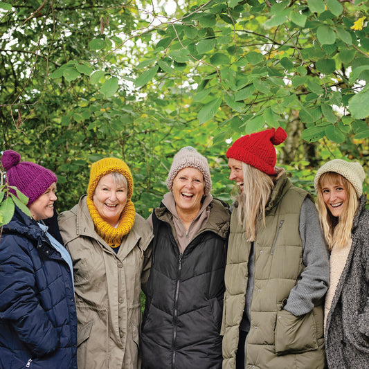Chunky Knit Merino Wool Bobble Hat - Scarlet