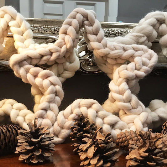 chunky knit wreath - star shaped